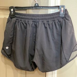 Lululemon Hotty Hot Shorts (6 Tall)